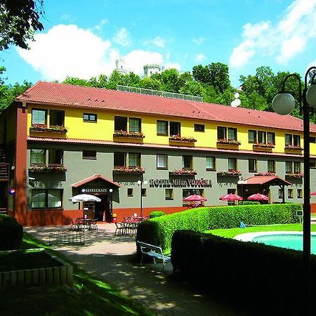 Hotel Milan Vopicka Hluboká nad Vltavou Extérieur photo