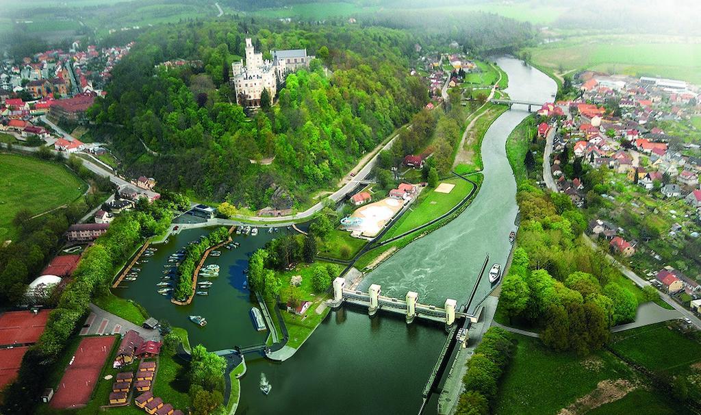 Hotel Milan Vopicka Hluboká nad Vltavou Extérieur photo